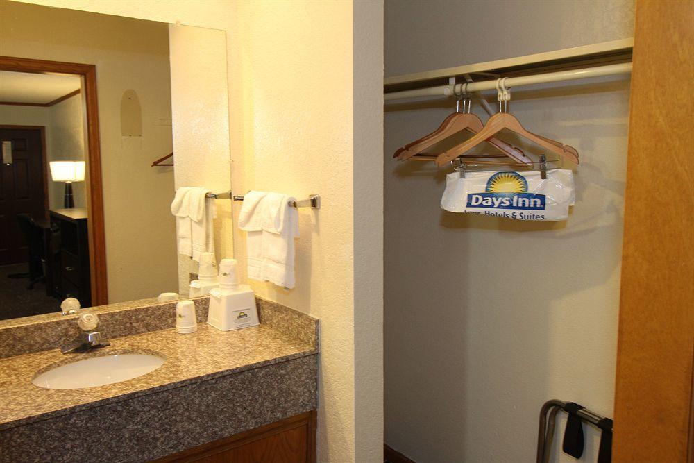 Days Inn Kansas City-Worlds Of Fun エクステリア 写真
