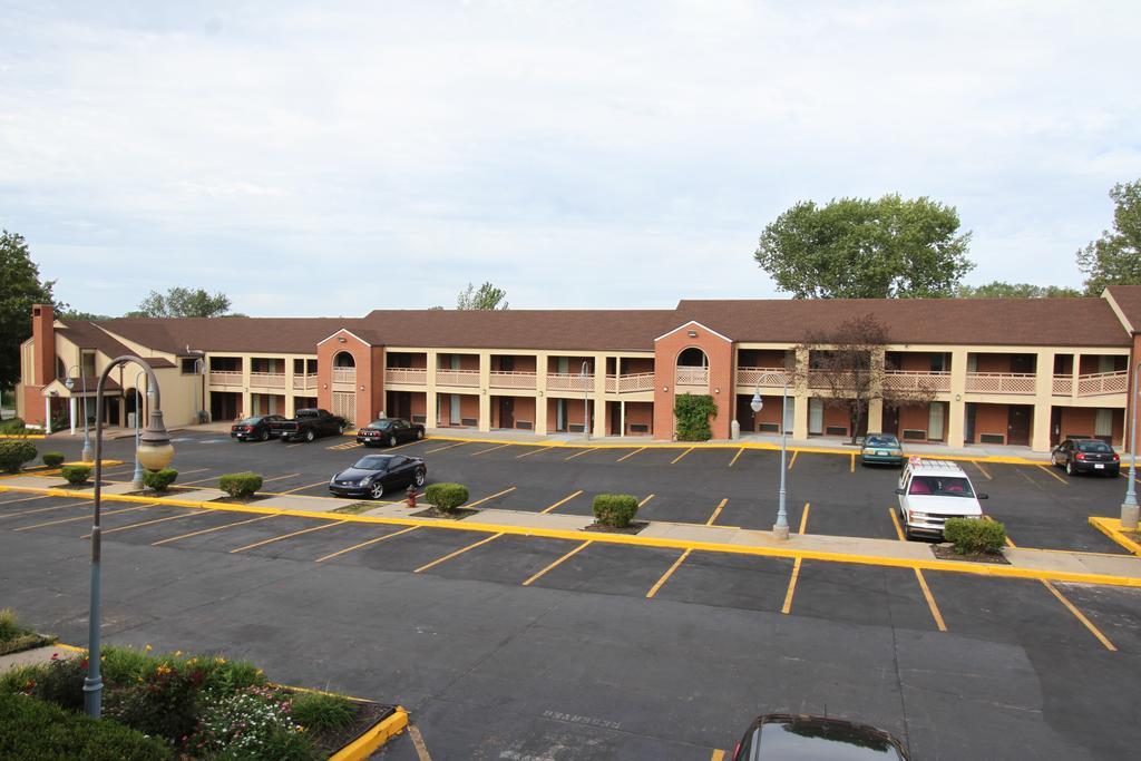 Days Inn Kansas City-Worlds Of Fun エクステリア 写真