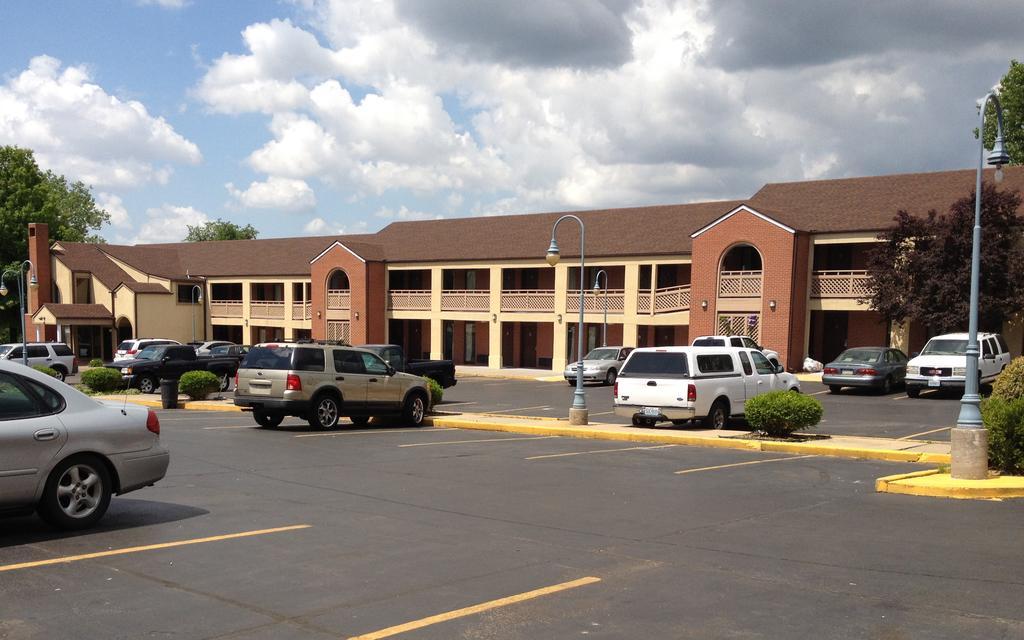 Days Inn Kansas City-Worlds Of Fun エクステリア 写真