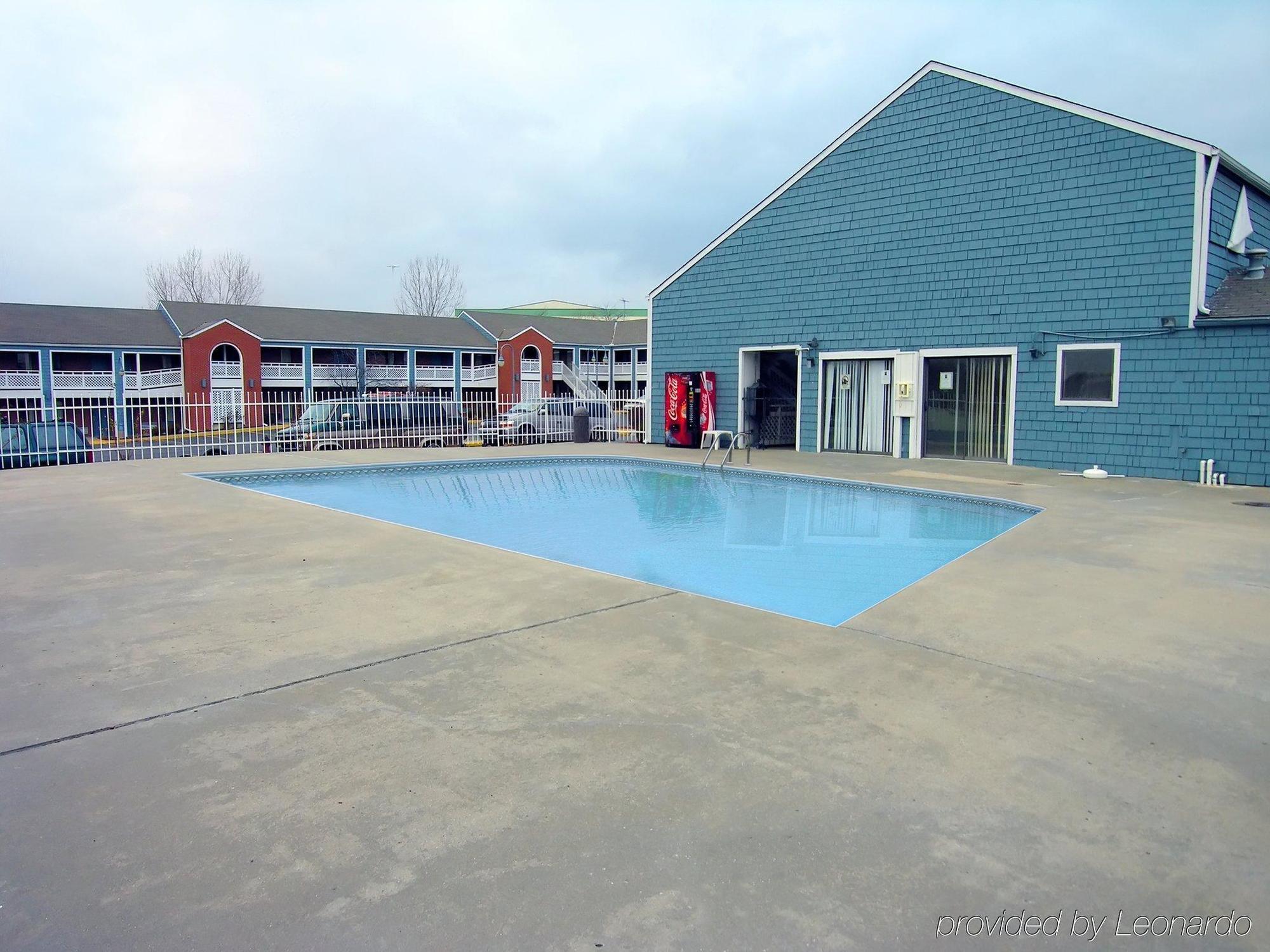Days Inn Kansas City-Worlds Of Fun エクステリア 写真