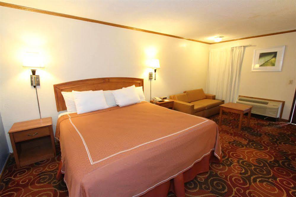 Days Inn Kansas City-Worlds Of Fun エクステリア 写真
