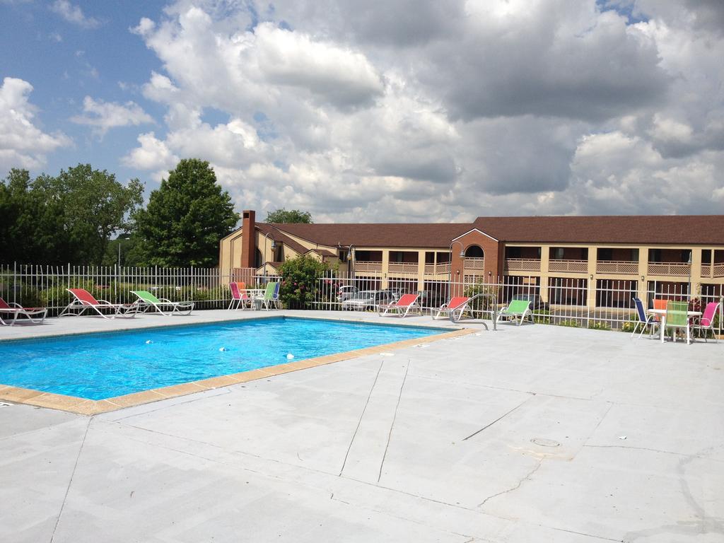 Days Inn Kansas City-Worlds Of Fun エクステリア 写真
